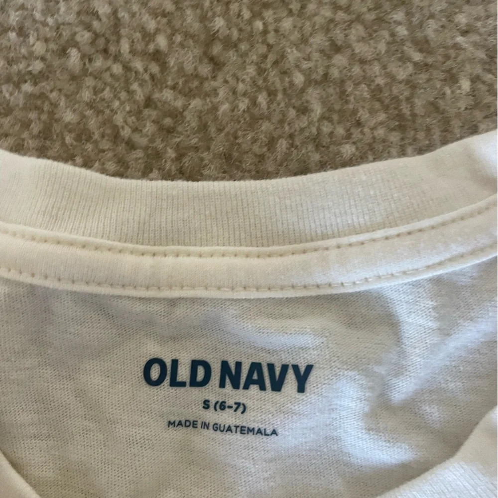 NWT Bundle of 5 kid size 6-7 tops. Marvel, old navy‎ etc